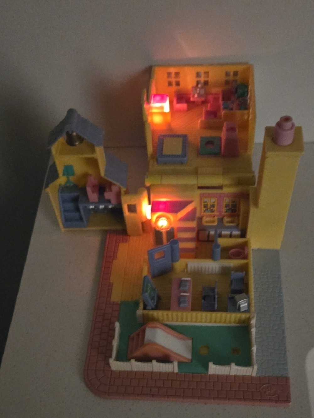 Vintage 1993 Bluebird Schoolhouse Polly Pocket Working Lights No Dolls